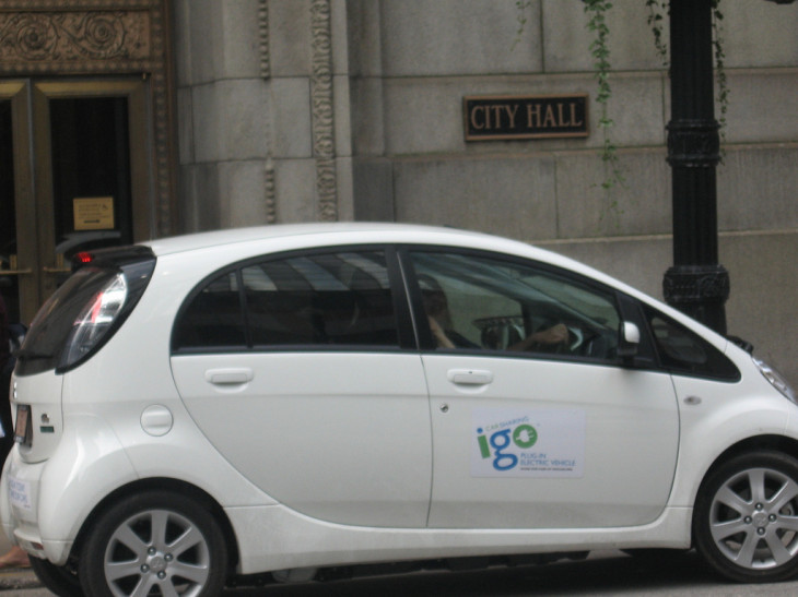 Esse carro elétrico não é o de Recife, pois o projeto começa com carros convencionais. Foto: flickr.com/photos/centerforneighborhoodtechnology.