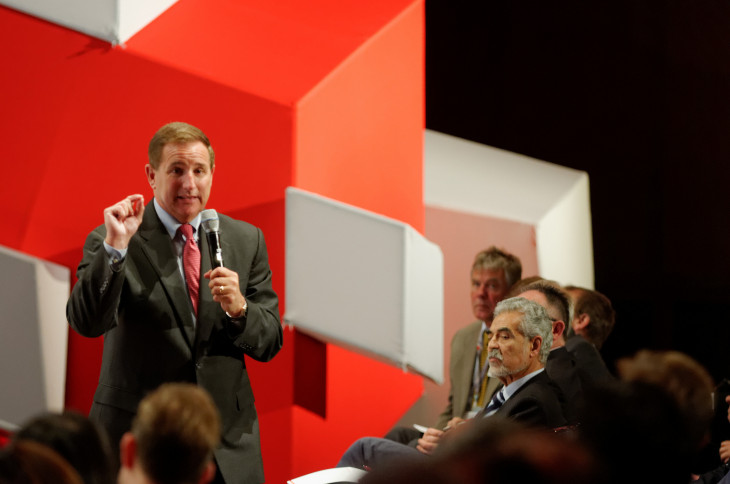 Presidente da companhia, Mark Hurd, participa do evento. Foto: flickr.com/photos/oraclepr.