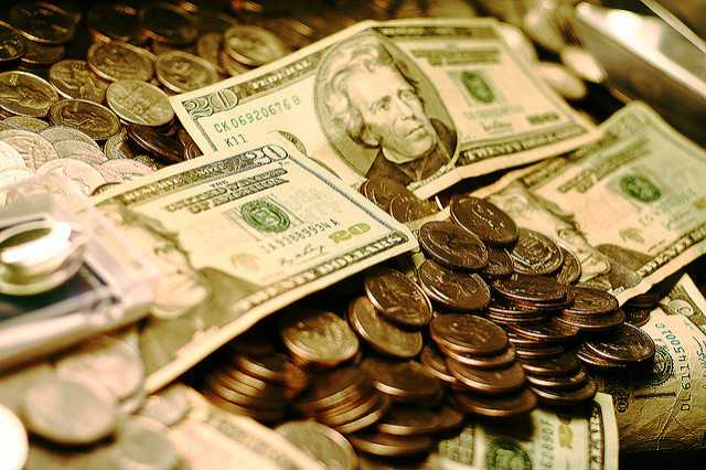 Instituições financeiras estimam que economia vai crescer menos em 2014. Foto: flickr.com/photos/murilocardoso.