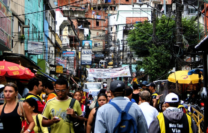 31 % dos jovens entre 16 a 29 anos têm smartphone. Foto: flickr.com/photos/hadsie.