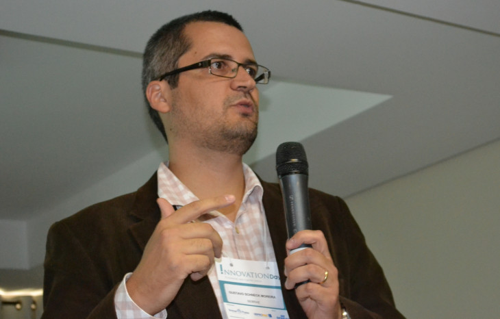 Gustavo Schneck Moreira.