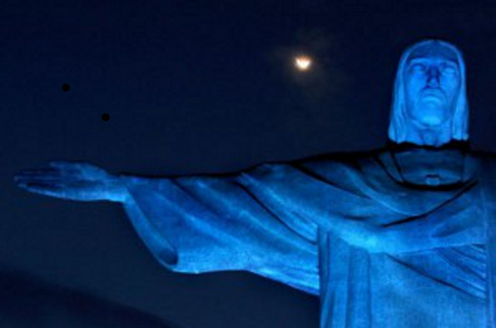 Cristo Redentor foi iluminado com a cor da campanha. Foto: Divulgação.