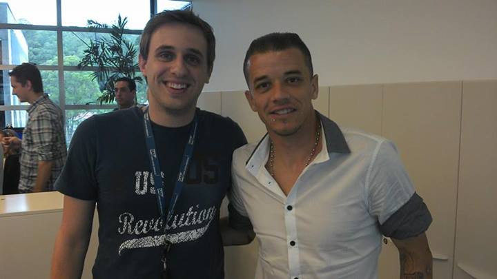 Gremista André tirou foto com o maior craque em atuação no Rio Grande do Sul. Foto: Facebook.
