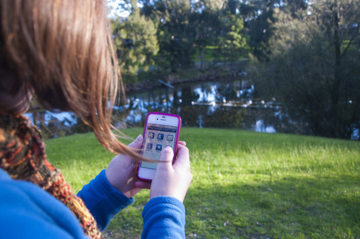 App serve como ferramenta de comunicação entre instituição e alunos. Foto: flickr.com/photos/monashuni.