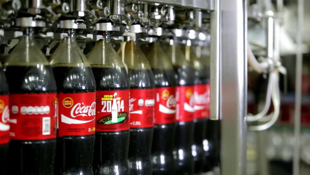 Produção da Coca-Cola som solução Red&White. Foto: divulgação.
