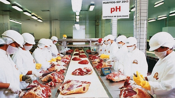 Linha de produção da Marfrig. Foto: divulgação.