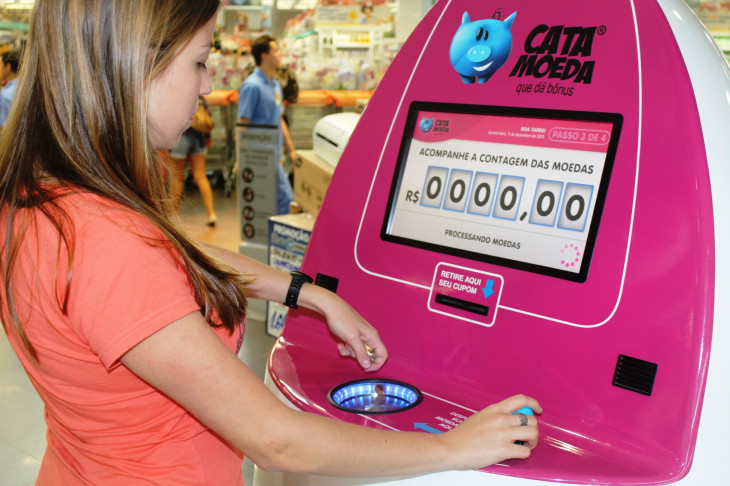 Equipamento identifica as moedas e gera cupom. Foto: Divulgação.