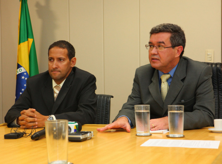 Executivo-chefe da Angola Cables, Antônio Nunes, e o presidente da Telebras, Caio Bonilha. Foto: flickr.com/photos/conexaominicom.