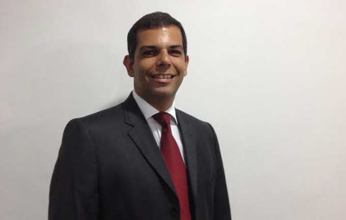 André Santos.