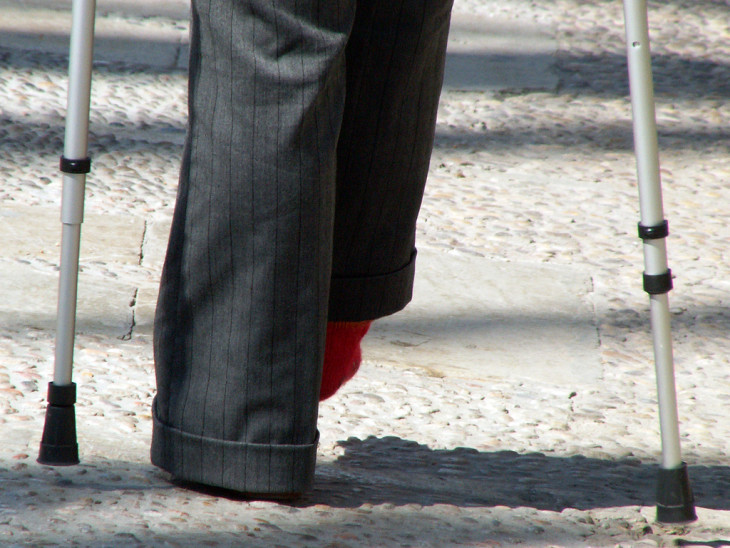 Empresa fabrica muletas, bengalas, andadores, bastões e barras de apoio. Foto: flickr.com/photos/tuquetu.