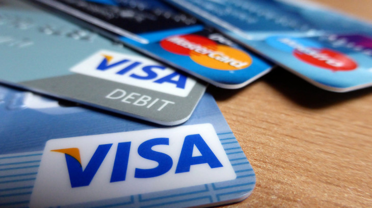 Gastos de cartões de débito, crédito e benefícios são controlados. Foto: flickr.com/photos/smemon.