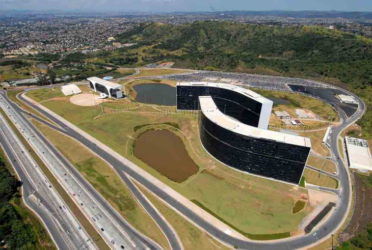Vista área da Cidade Administrativa Presidente Tancredo Neves. Foto: flickr.com/photos/farolcom