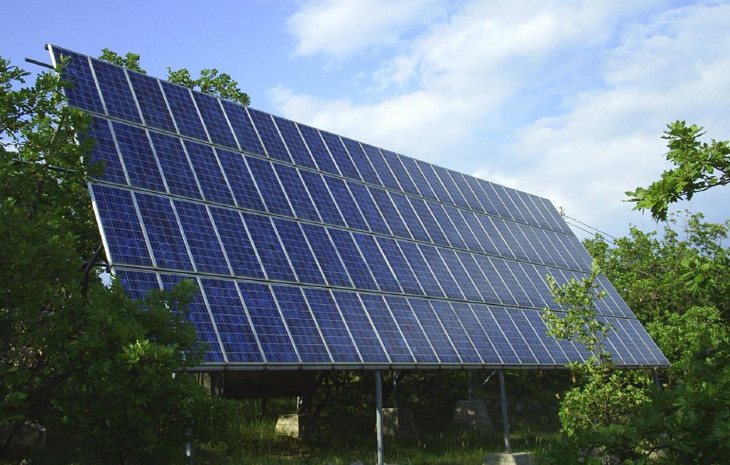 Indústria de painéis fotovoltaicos. Foto: flickr.com/photos/utopiasparacaminar