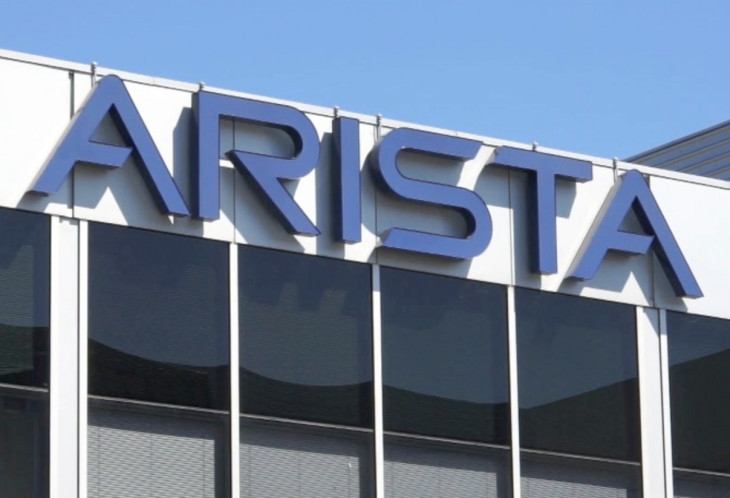 Arista rivaliza com Cisco. Foto: divulgação.