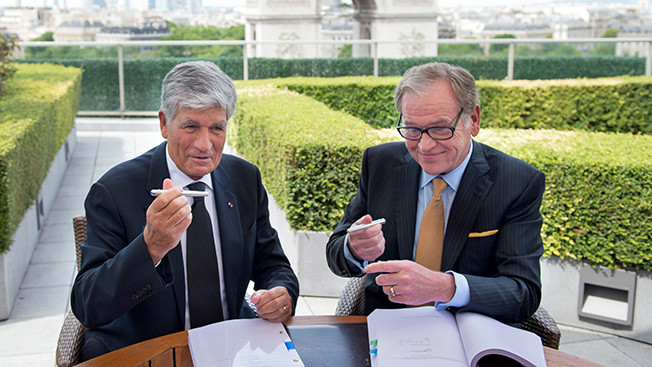 Maurice Levy e John Wren, na época da fusão. Foto: divulgação.