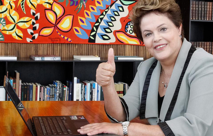 Dilma responde aos usuários do Facebook. Foto: Reprodução/Facebook Palácio do Planalto.
