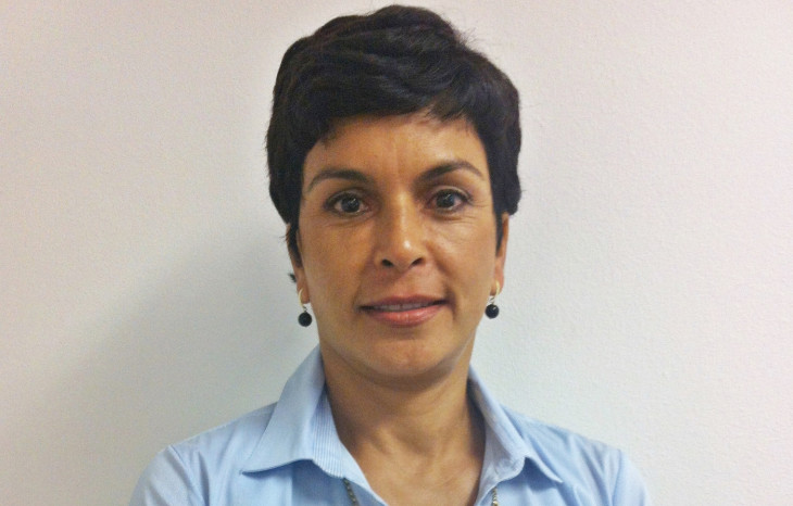 Carla Rossi, diretora de Recursos Humanos da Service IT.