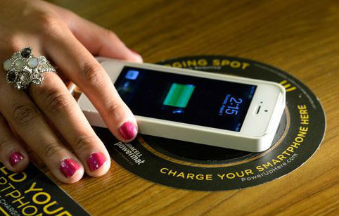 Tecnologia da Powermat será usada no Starbucks.