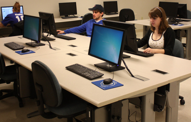 Menos de 300 milhões de PCs devem ser vendidas em 2014. Foto: flickr.com/etownian.
