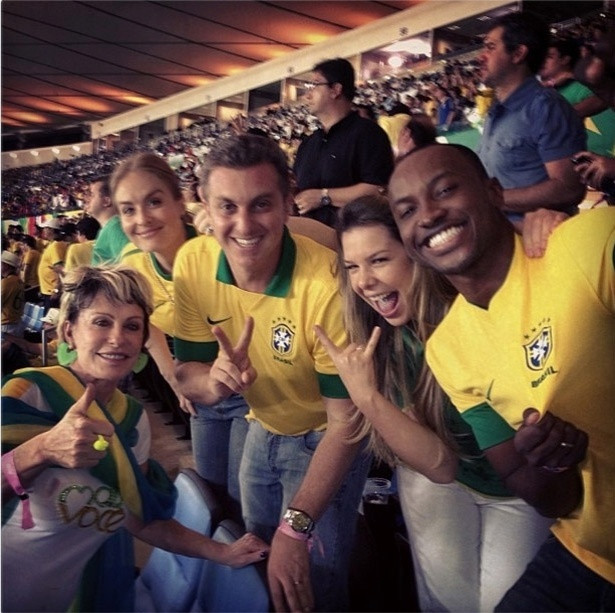 Selfies para o Instagram não faltaram nos estádios. Foto: Reprodução
