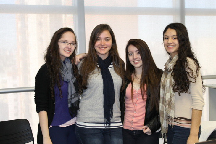 Natacha Bailly, Isabel Becker, Amanda Rodrigues e Lara Wayne.