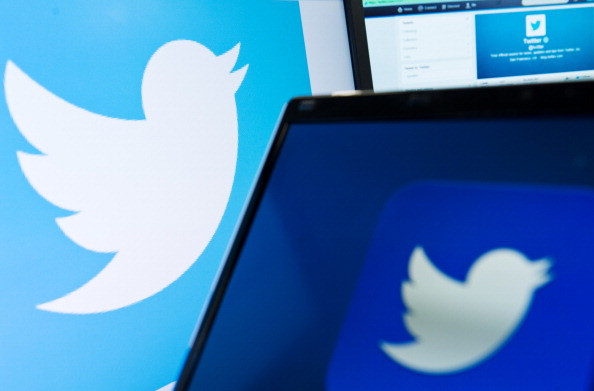 Twitter também que ser ferramenta de chat.