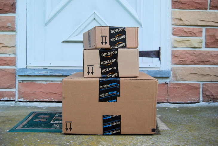 Amazon agora com produtos físicos no país. Foto: Julie Clopper/Shutterstock.com