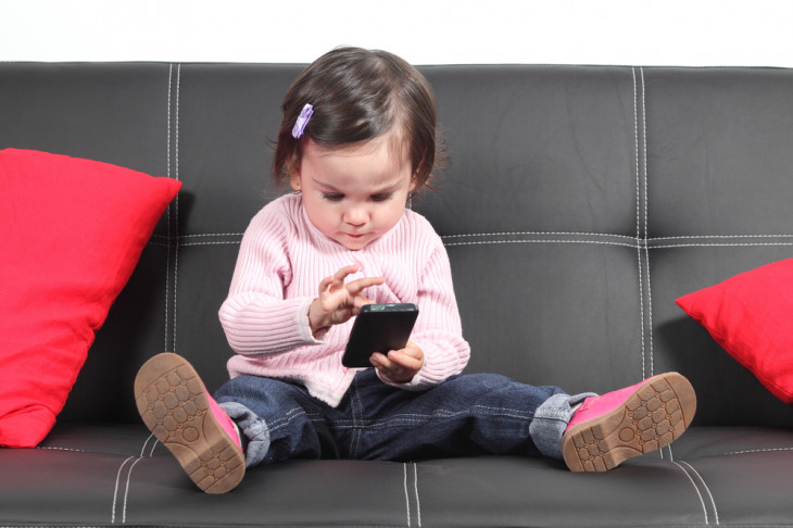 App tem 15 mil itens entre roupas, móveis e acessórios. Foto: Antonio Guillem/Shutterstock.com
