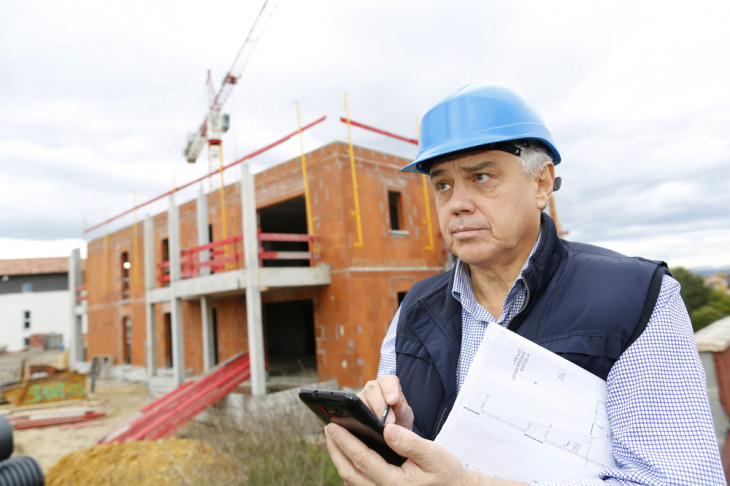 Mobuss Construção é focado no canteiro de obras. Foto: Goodluz/Shutterstock.com