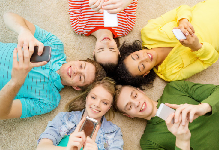 Dos 17,9 milhões de celulares vendidos, 75% foram smartphones. Foto: Syda Productions/Shutterstock.com