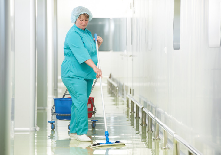 Brasanitas atua em limpeza ambiental, higienização hospitalar e outras áreas. Foto: Dmitry Kalinovsky/Shutterstock.com