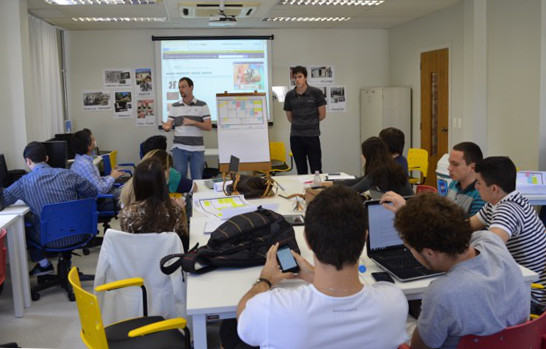 Vinte projetos de estudantes foram selecionados para o programa, que ofereceu orientação. Foto: PUC-RS.