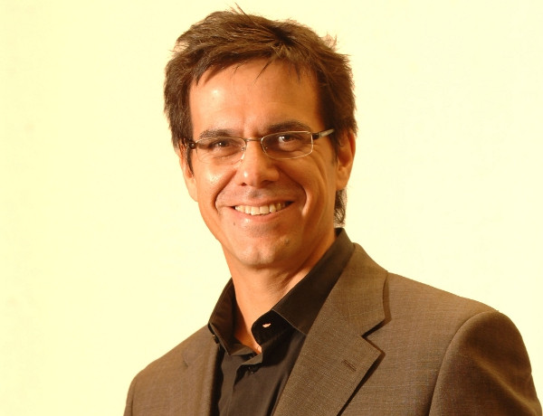 César Paz.