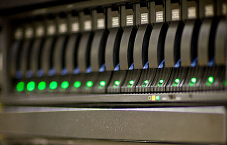 Lopes com novo data center. Foto: divulgação.