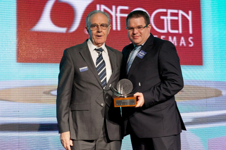 O diretor da Infogen, Ernani Zottis, recebeu o prêmio. Foto: Divulgação.