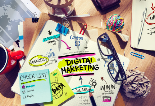 O valor arrecadado em anúncios de mídia digital cresceu 17% neste ano. Foto: Rawpixel/Shutterstock.com