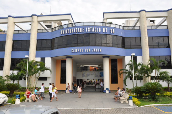 A universidade oferece 86 diferentes cursos presenciais e a distância. Foto: Divulgação.