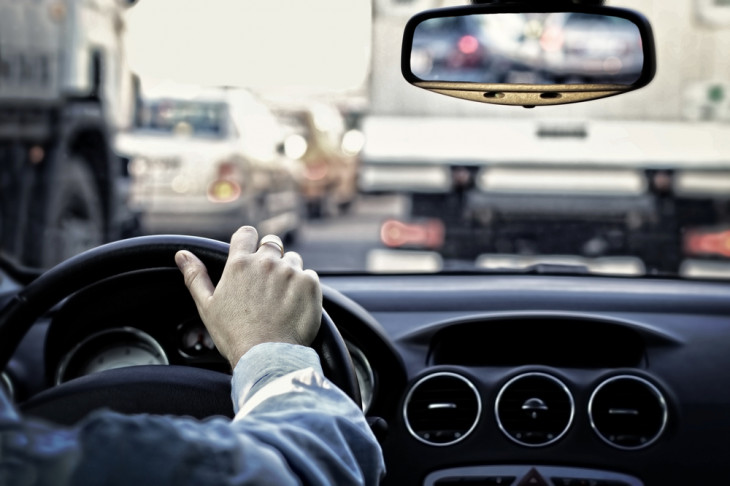 A Verizon Wireless quer dar inteligência aos carros antigos. Foto: ambrozinio/Shutterstock.com