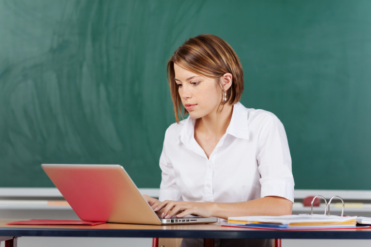 O Gente que Educa reúne conteúdo e recursos de rede social. Foto: racorn/Shutterstock.com