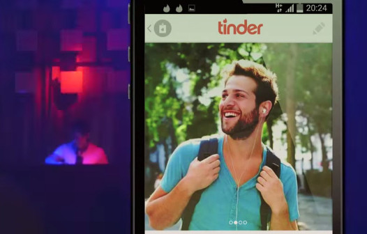 Ministério da Saúde criou perfis falsos no Tinder para alertar sobre o uso da camisinha. Foto: Divulgação.