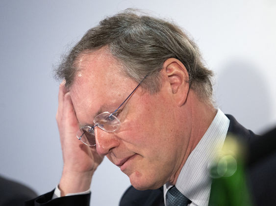 Dor de cabeça para Olivier Piou. Foto: divulgação.