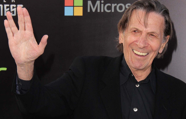 No Twitter, Nimoy finalizava os posts com a sigla “LLAP”, de Live Long and Prosper. Foto: s_bukley/Shutterstock.com