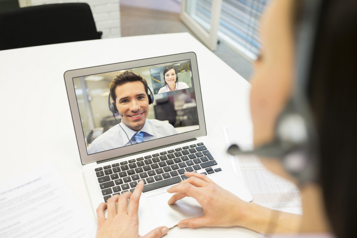 A estimativa é que o valor investido em videoconferência fique em R$ 169,17 milhões. Foto: LDprod/Shutterstock.