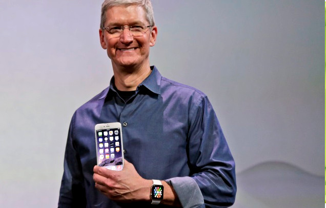 O app do Watch oferece alguns vídeos promocionais da primeira geração de smartwatches da Apple.