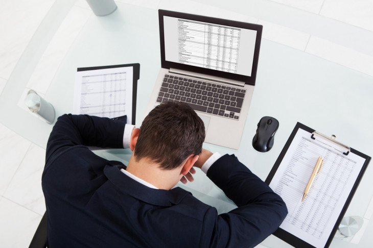 A alta do dólar deve prejudicar a venda de PCs. Foto: Andrey_Popov/Shutterstock.
