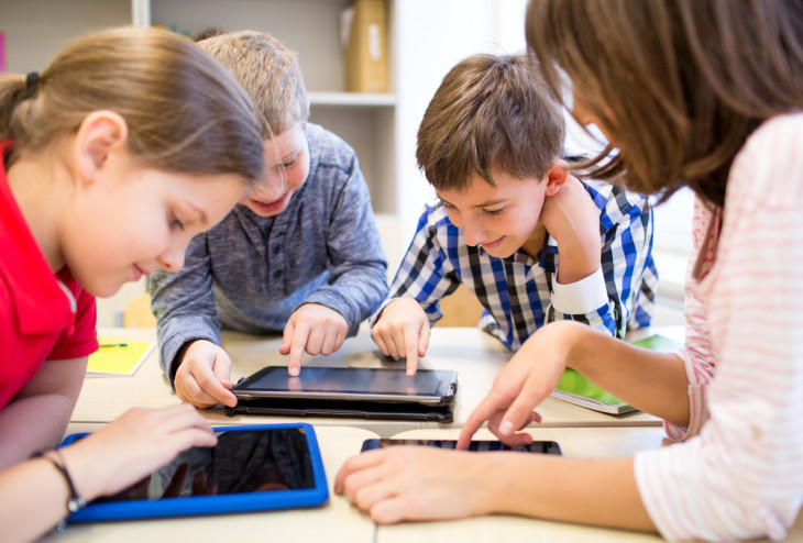 CNA renovou o material didático e incluiu interações para dispositivos móveis. Foto: Syda Productions/Shutterstock.