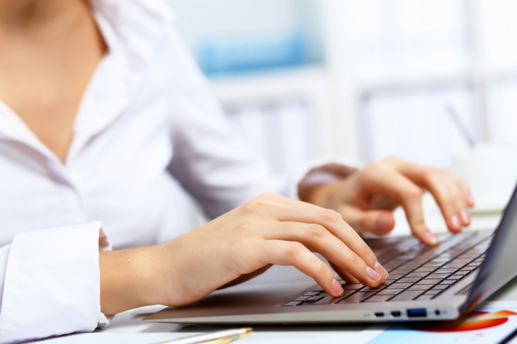 Agora, a requisição do seguro-desemprego só poderá ser preenchido pelo Empregador Web. Foto: Sergey Nivens/Shutterstock.