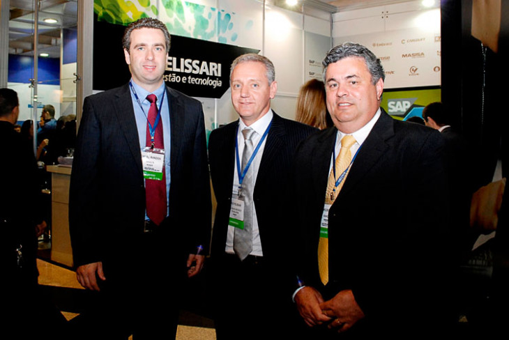 Daniel Randon, Rudi Pelissari e Carlos Roberto Arins do Nascimento durante o SAP Forum em São Paulo. Foto: Sidnei Géa, divulgação.
