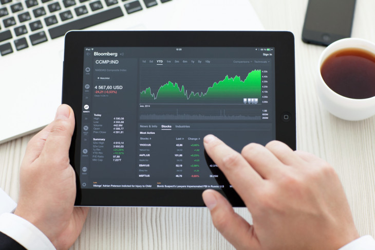 Os terminais da Bloomberg ficaram fora do ar na sexta-feira, 17. Foto: Denys Prykhodov/Shutterstock.