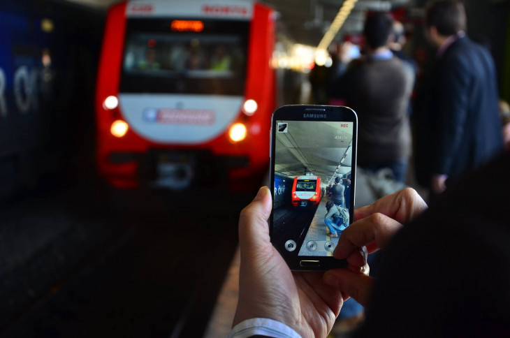 Cada usuário da Trensurb terá direito a uma sessão de 12 minutos de uso de internet. Foto: Divulgação.